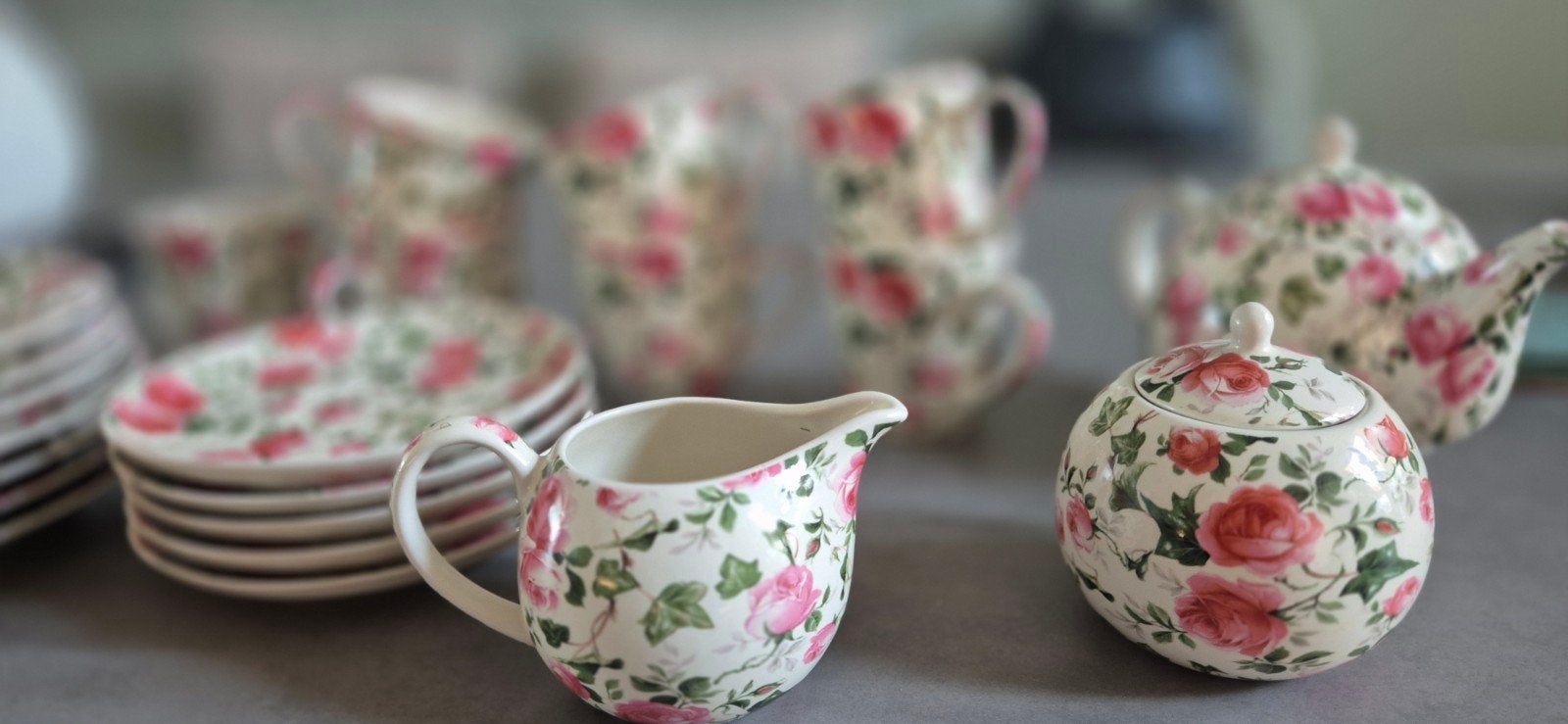 poselein ivy roze compleet servies., Ophalen, Gebruikt, Compleet servies, Klassiek