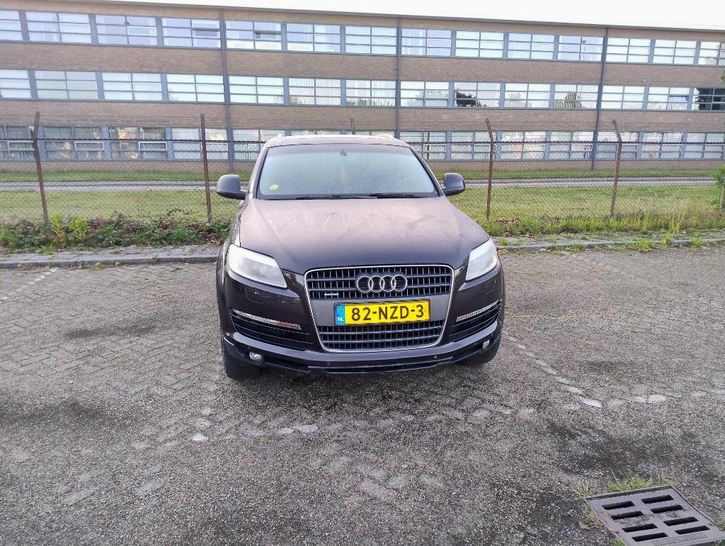 Audi Q7 4.2 V8 257KW Quattro Tiptronic 2006 Grijs, Auto's, Audi, Bedrijf, Q7, Benzine, E, SUV of Terreinwagen, Automaat, Geïmporteerd