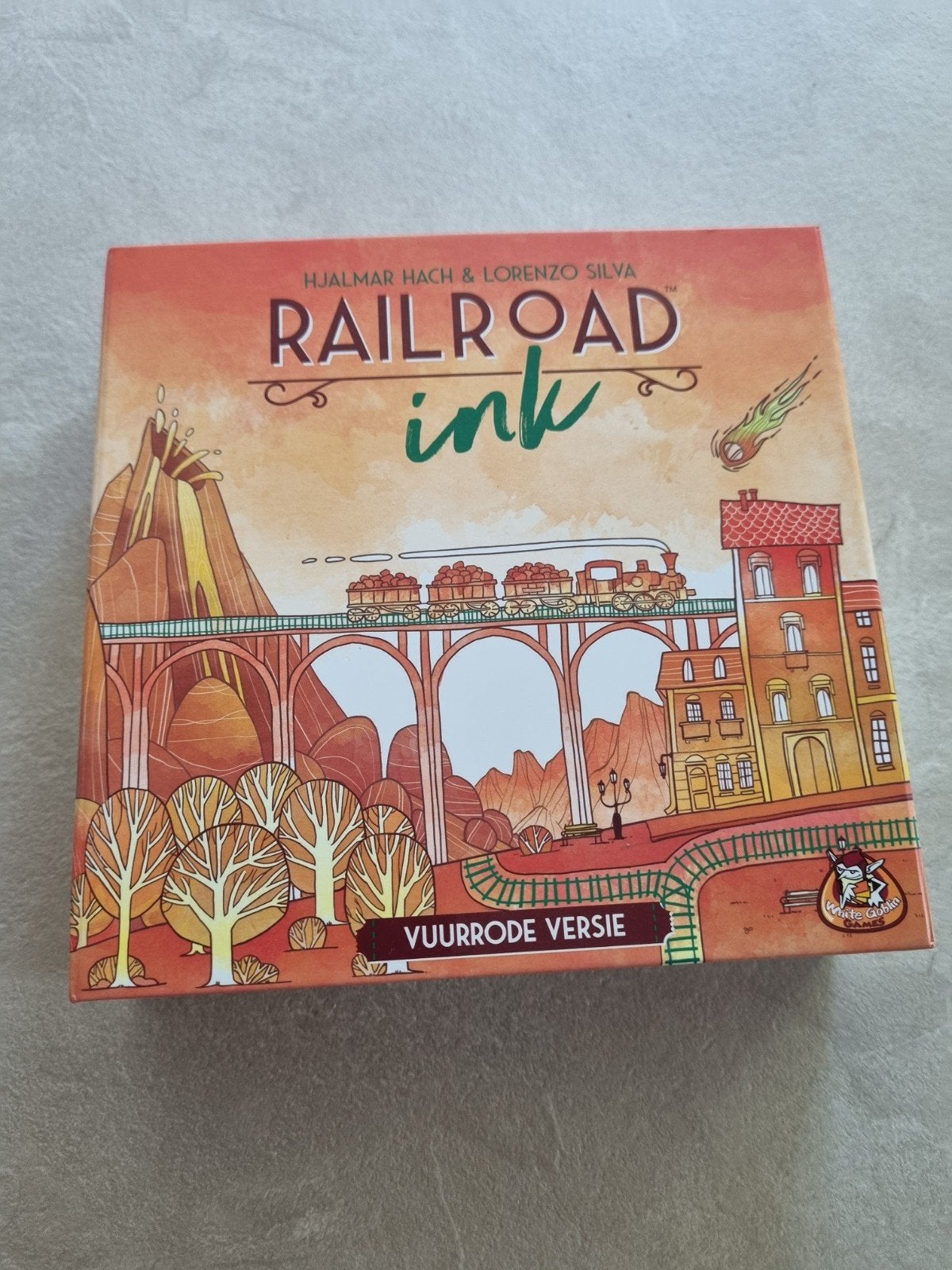 Railroad Ink: Vuurrode Versie - Roll & Write Bordspel, Hobby en Vrije tijd, Gezelschapsspellen | Bordspellen, Een of twee spelers
