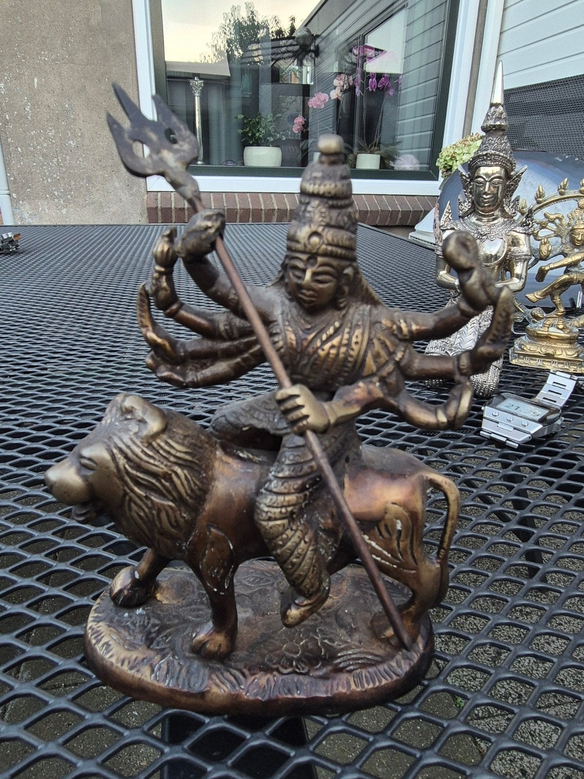 Bronzen Hindoe godin Durga beeld rijdend op Leeuw met 3 tand, Antiek en Kunst, Ophalen of Verzenden