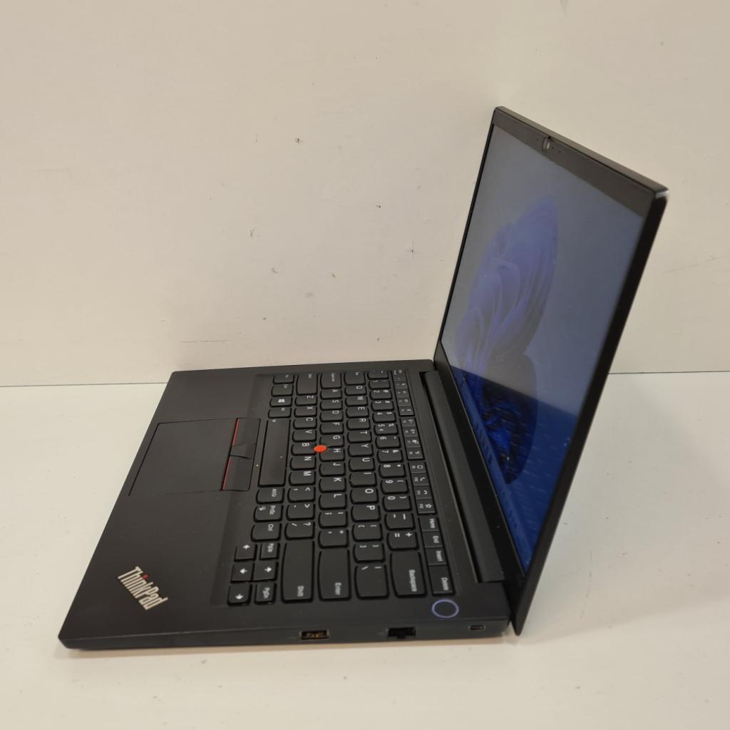 Lenovo ThinkPad E14 Gen 2 - i5-1135G7 16GB RAM 512GB SSD, Lenovo, Zo goed als nieuw, Support@lenovo.com, Lenovo Group Limited
1009 Think Place
Morrisville, NC 27560
USA