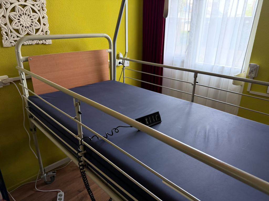 Metalen ziekenhuisbed, Diversen, Ophalen, Gebruikt