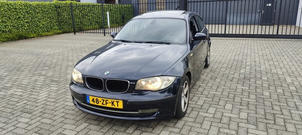 BMW 1-serie 118i Business Line (bj 2008), Auto's, BMW, 1-Serie, Achterwielaandrijving, Blauw, Origineel Nederlands