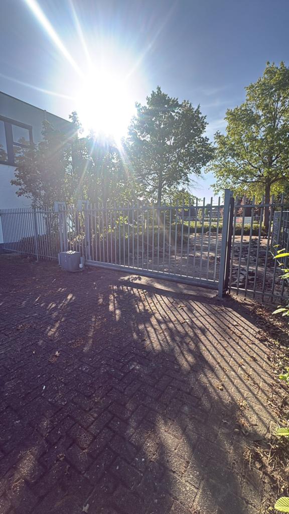 Elektrische hekwerk schuifpoort hek hekken, Tuin en Terras, Tuinhekken en Hekwerk, Ophalen of Verzenden, Zo goed als nieuw, IJzer