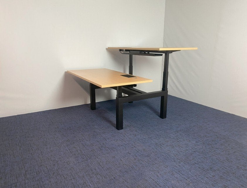 4 x Bench zit/sta bureau Gispen (elektrisch), 160 x 170 cm.