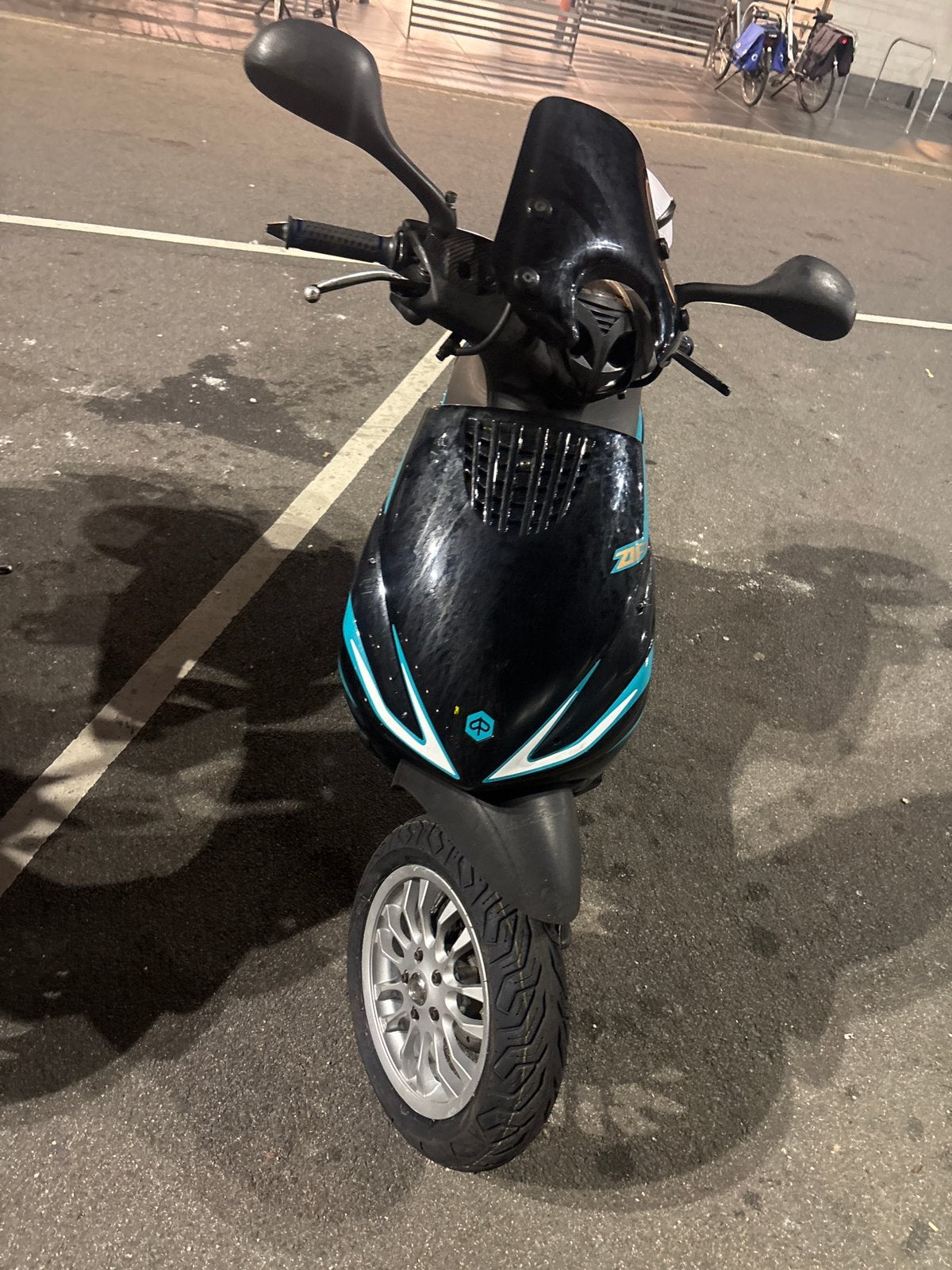 Piaggo zip 80cc snor, Ophalen, Zo goed als nieuw, Benzine, Zip