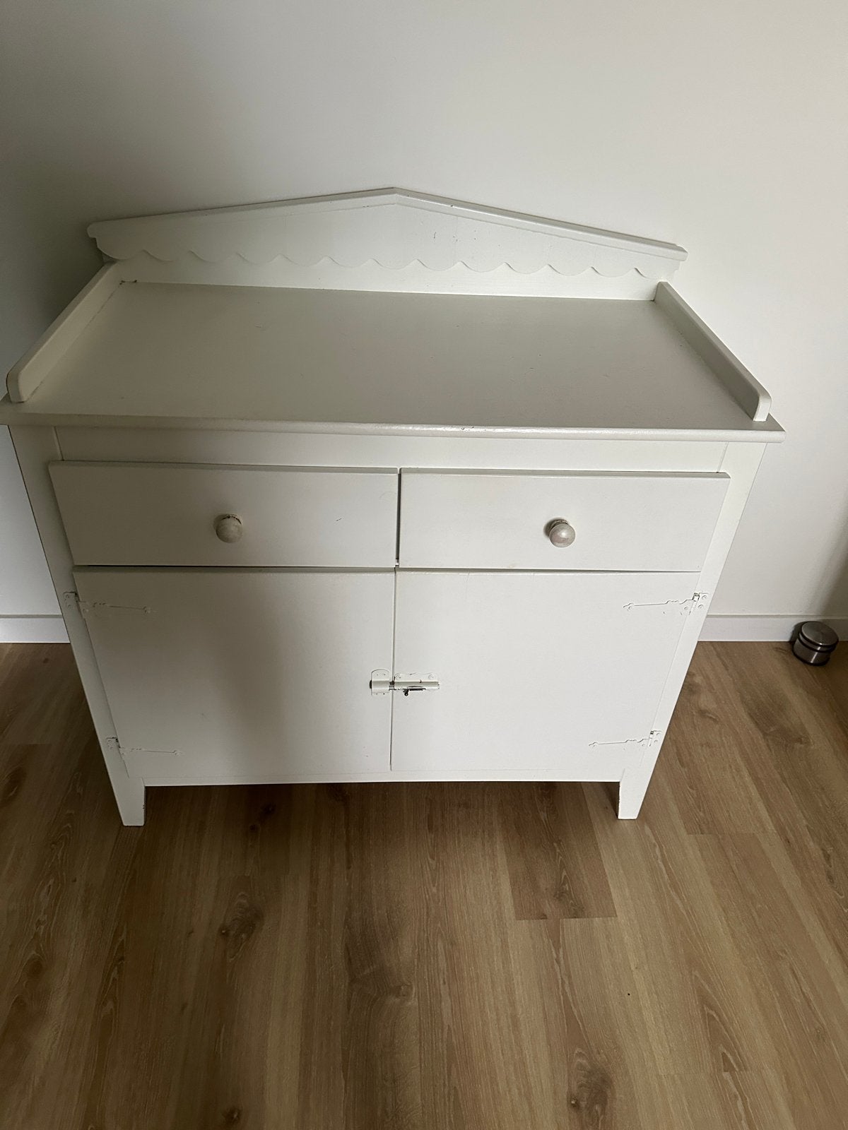 Witte commode inclusief kapstok, Ophalen, Gebruikt, 50 tot 70 cm, 75 tot 100 cm