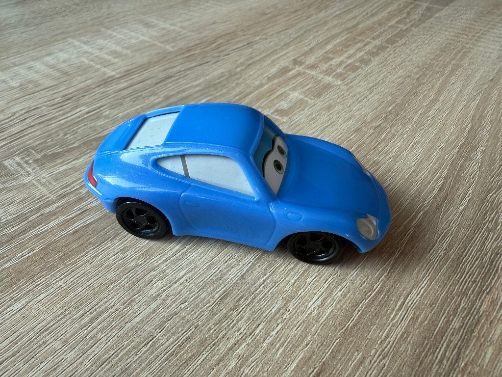 Cars Sally Mcdonald's Happy Meal 2006, Ophalen of Verzenden, Overige figuren, Zo goed als nieuw, Beeldje of Figuurtje