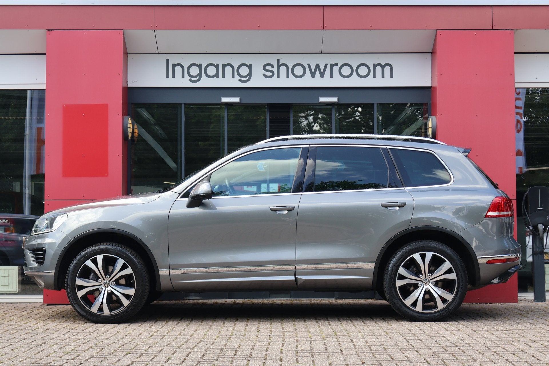 Volkswagen Touareg 3.0 TDI V6 R-line | Luchtvering | Panoram, Auto's, Automaat, 15 km/l, Gebruikt, 255 €/maand