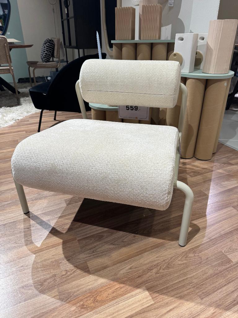 Te koop: Zuiver Lounge chair Lekima, Ophalen of Verzenden, Zo goed als nieuw, Stof, 50 tot 75 cm