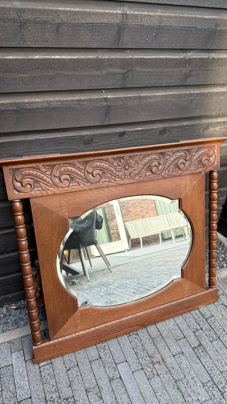 Antieke spiegel met houtsnijwerk, Ophalen of Verzenden, Overige vormen, 100 tot 150 cm, Minder dan 100 cm