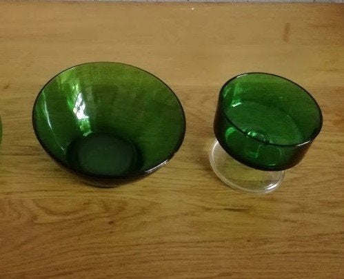 Groen glas  Arcoroc  schaal en glas per stuk € 2,00, Ophalen of Verzenden, Zo goed als nieuw, Overige merken, Groen