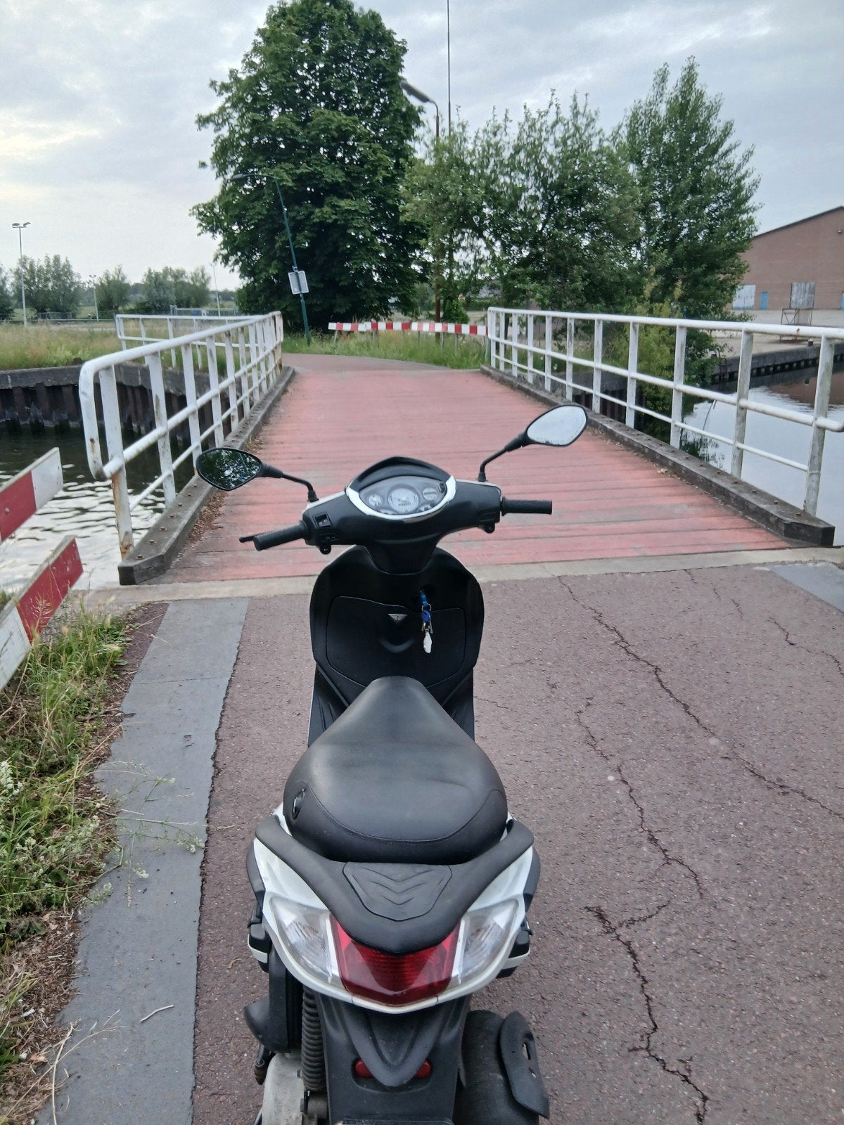Piaggio new Fly Scooter - Wit, Goed Onderhouden, Ophalen of Verzenden