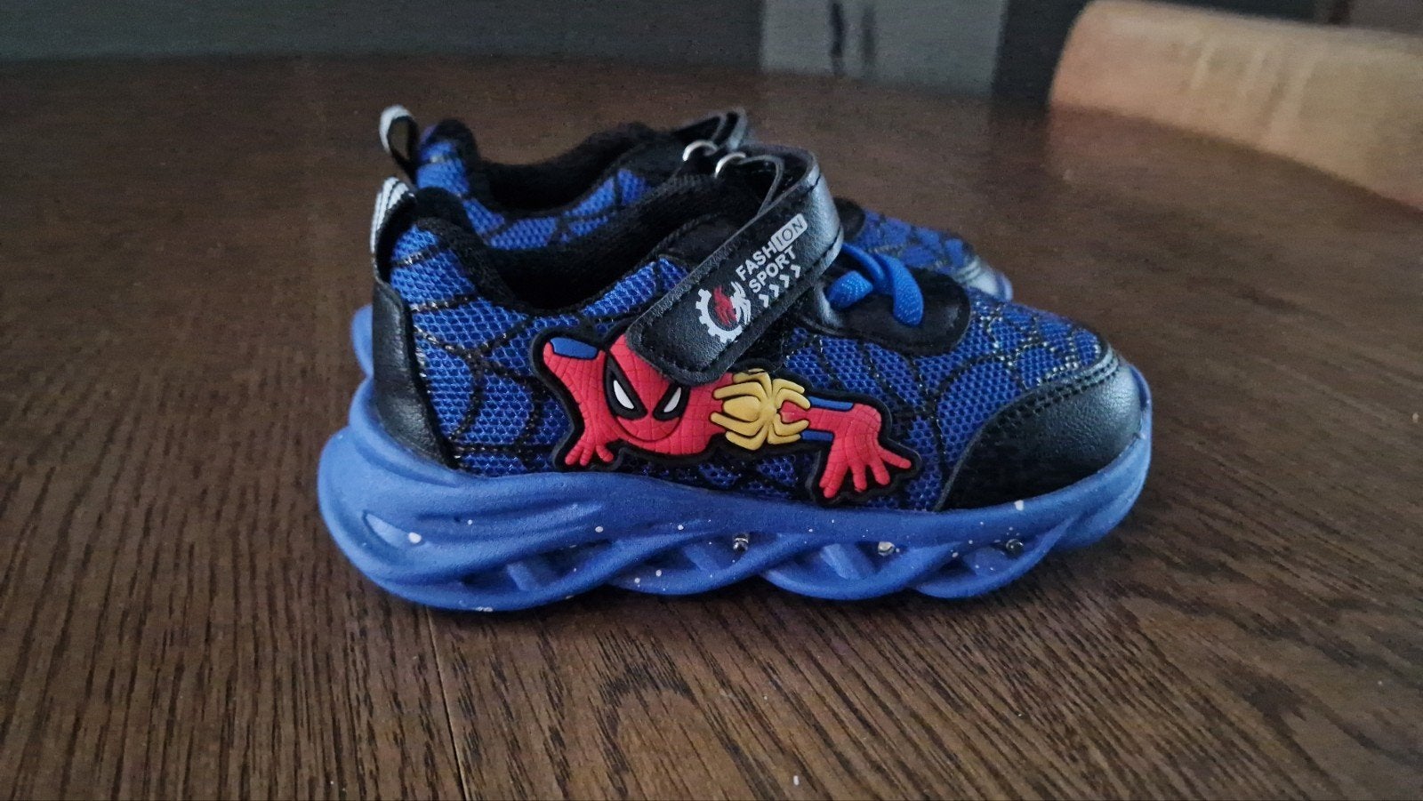 Spiderman schoenen met lichtjes 26, Schoenen, Nieuw, Ophalen of Verzenden, Fashion sport