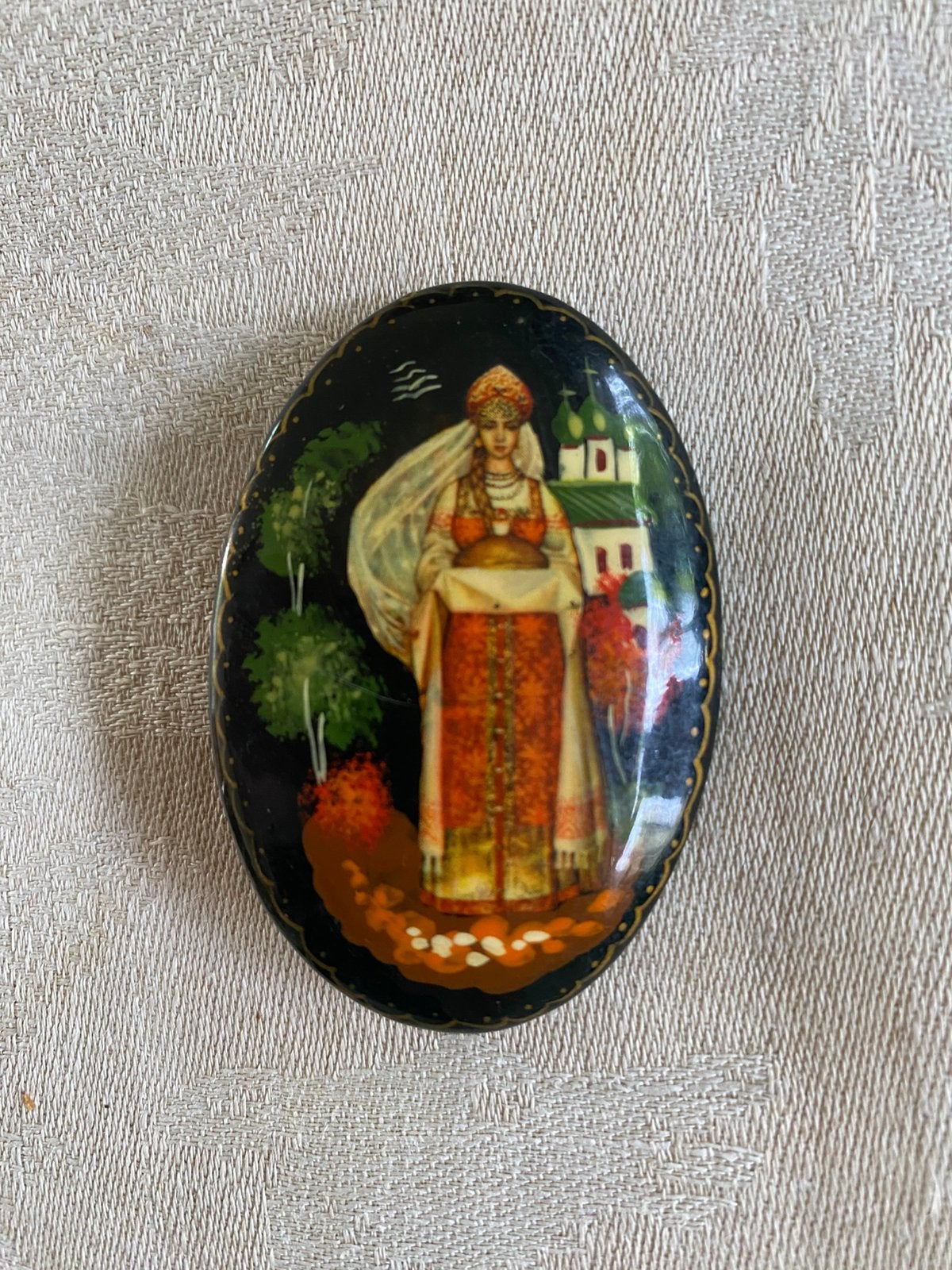 Russische lakwerk broche, Overige materialen, 4 tot 7 cm, Overige kleuren, Ophalen of Verzenden
