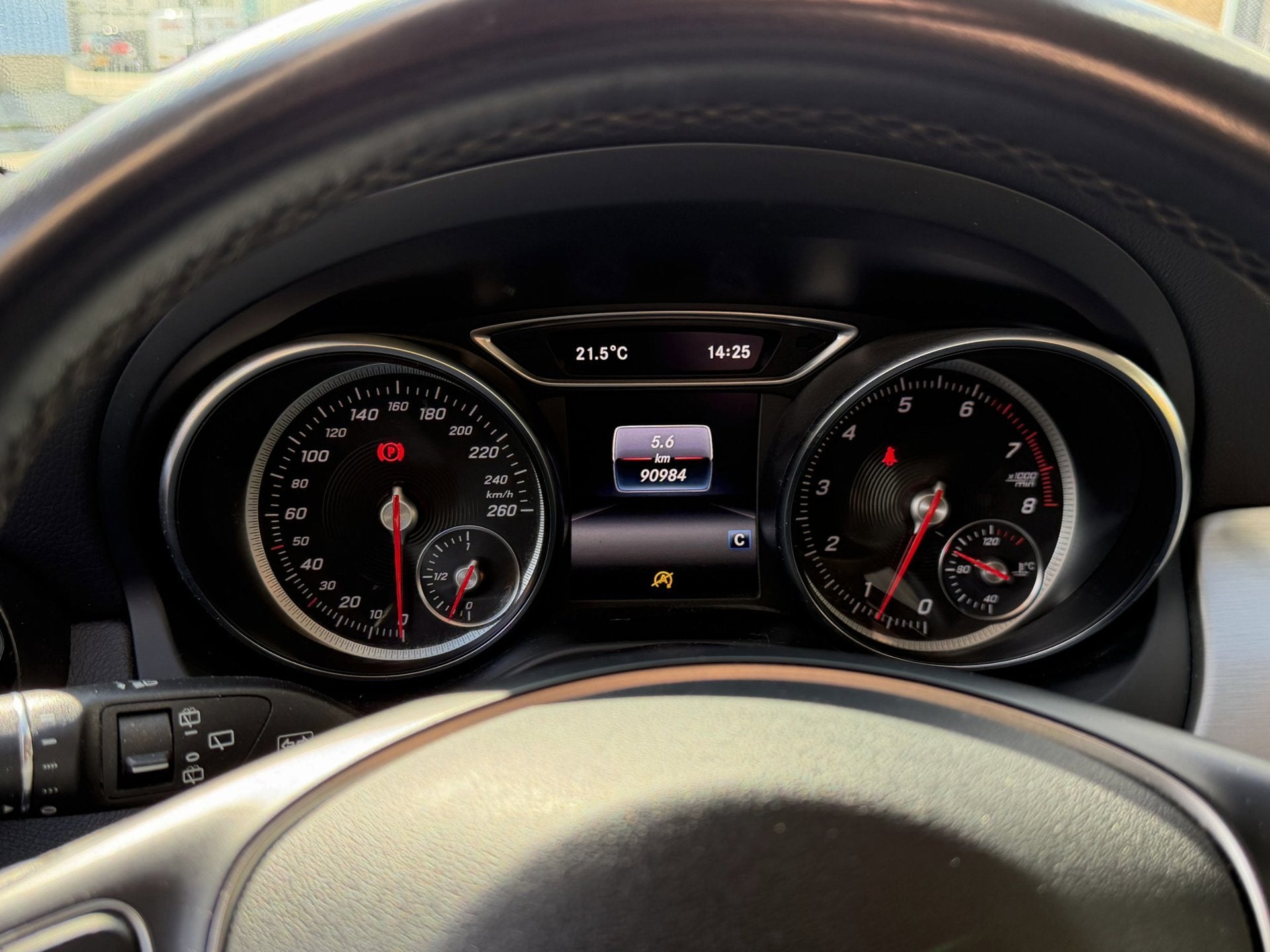 Mercedes-Benz GLA-klasse 180 Urban Sport - Navigatie I Airco, 1305 kg, Dealer onderhouden, Gebruikt, Zwart