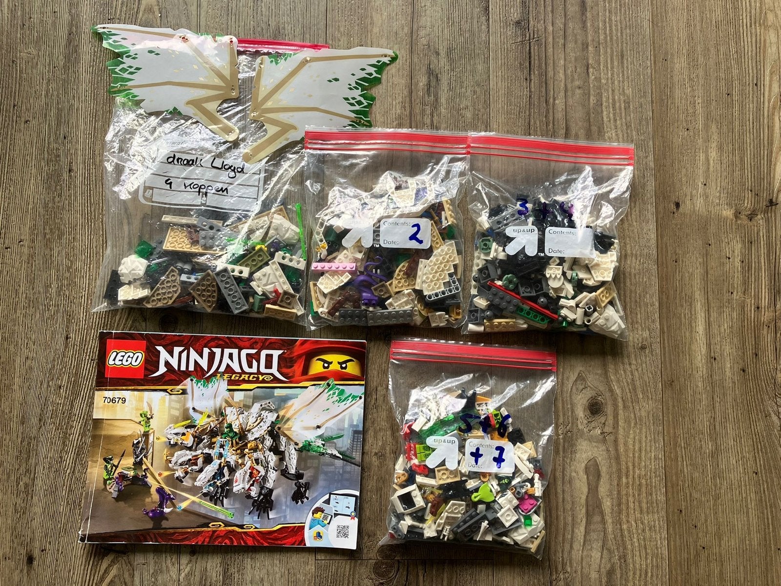 Lego Ninjago Ultra Draak (70679) - Compleet met boekje, Gebruikt, Lego, Ophalen of Verzenden, Compleet