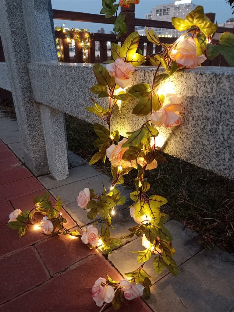 Roze Rozen Slinger Met Led Lamp Op Batterijen / Kunstplant, Huis en Inrichting, Woonaccessoires | Kunstplanten en Kunstbloemen