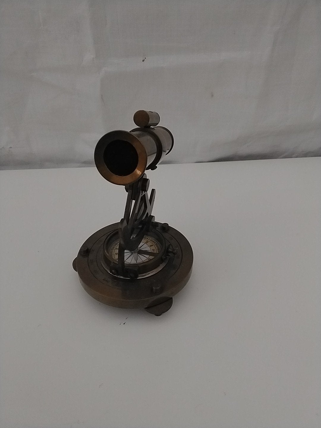 Antieke messing telescoop met kompas en waterpas, Ophalen of Verzenden, Gebruikt, Minder dan 80 mm, Lenzentelescoop (refractor)