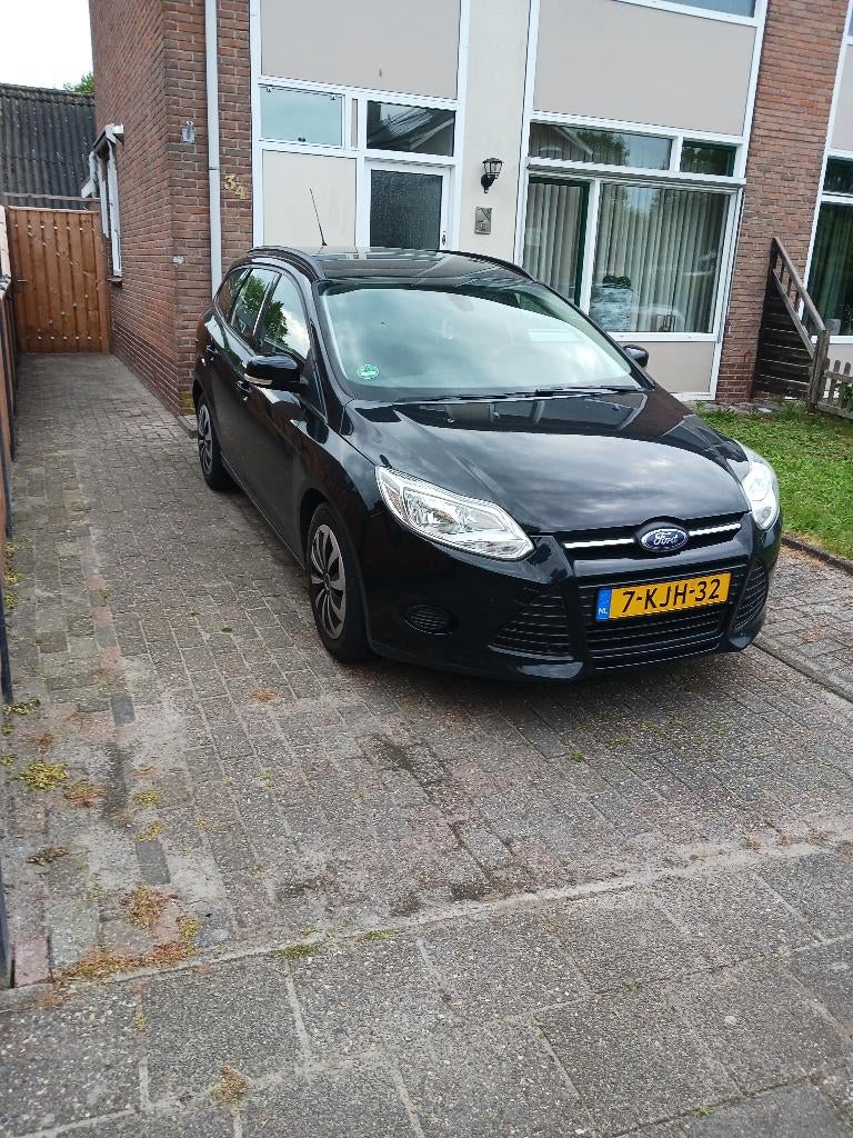 Ford Focus 1.0 Ecoboost 74KW Wagon 2013 Zwart, Auto's, Ford, 100 pk, Zwart, Origineel Nederlands, Handgeschakeld