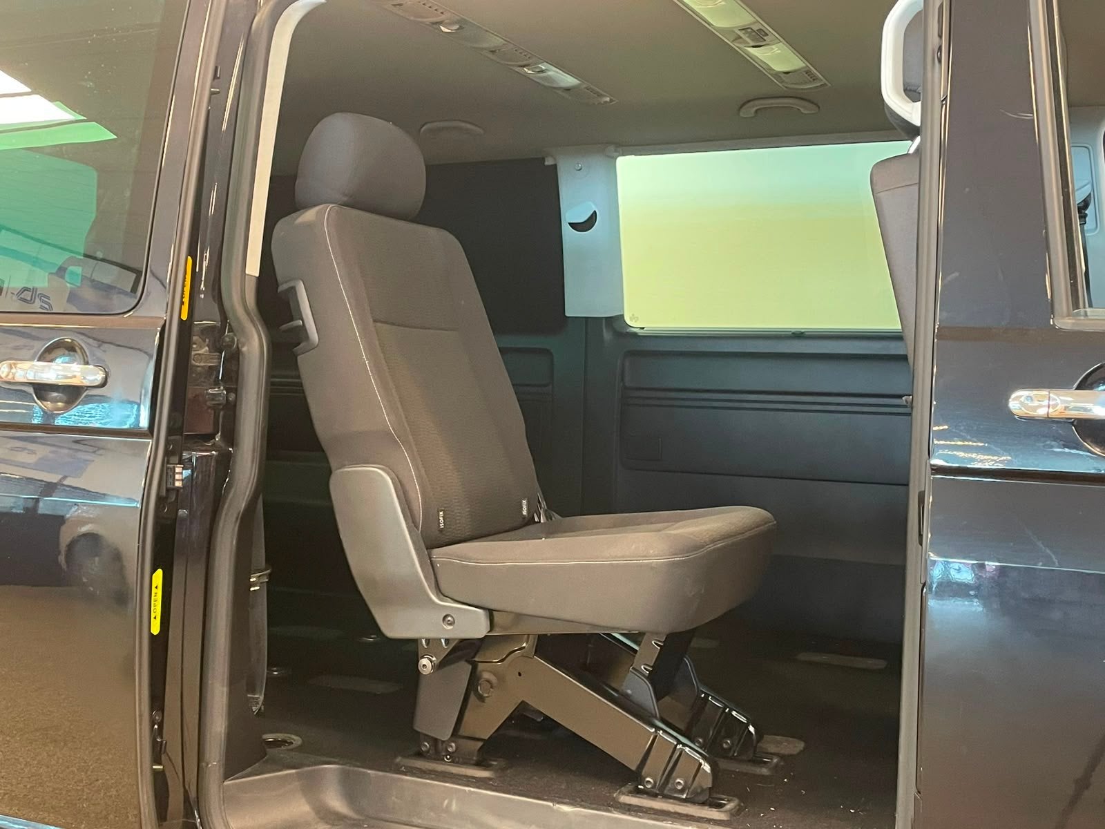 Volkswagen Caravelle L2H1 Rolstoelbus Automaat, Automaat, 12 maanden, Gebruikt, 4 cilinders