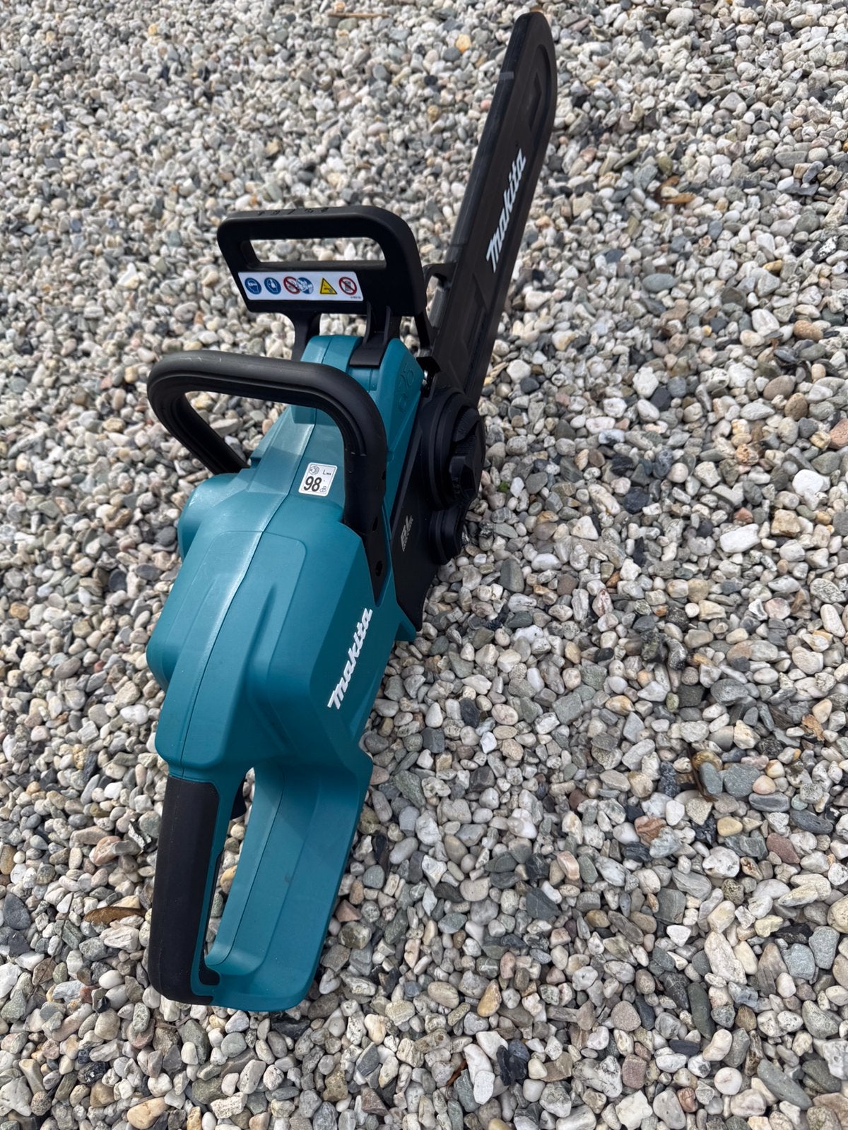 MAKITA DUC 357 ,accu kettingzaag 18v, Tuin en Terras, Ophalen of Verzenden, Zo goed als nieuw, Accu