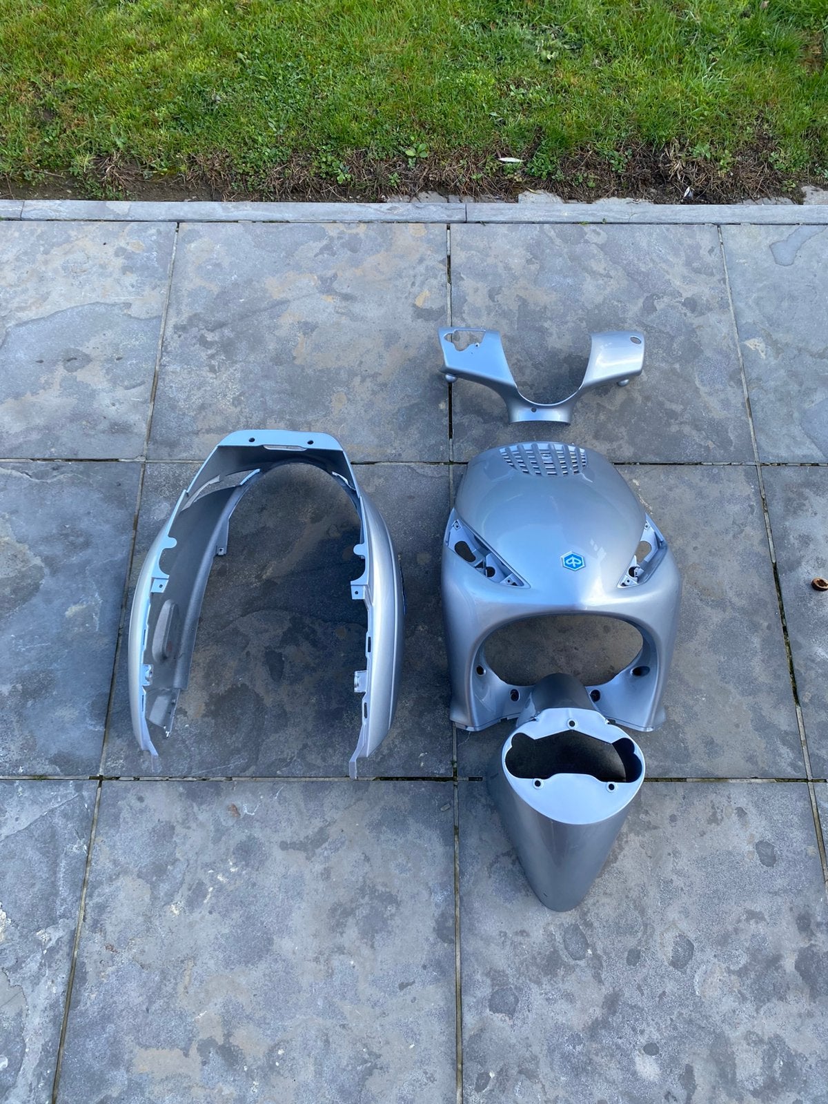 Piaggio Zip kappenset 2009 – Origineel Excalibur grijs, Ophalen, Zo goed als nieuw, Kap, Piaggio