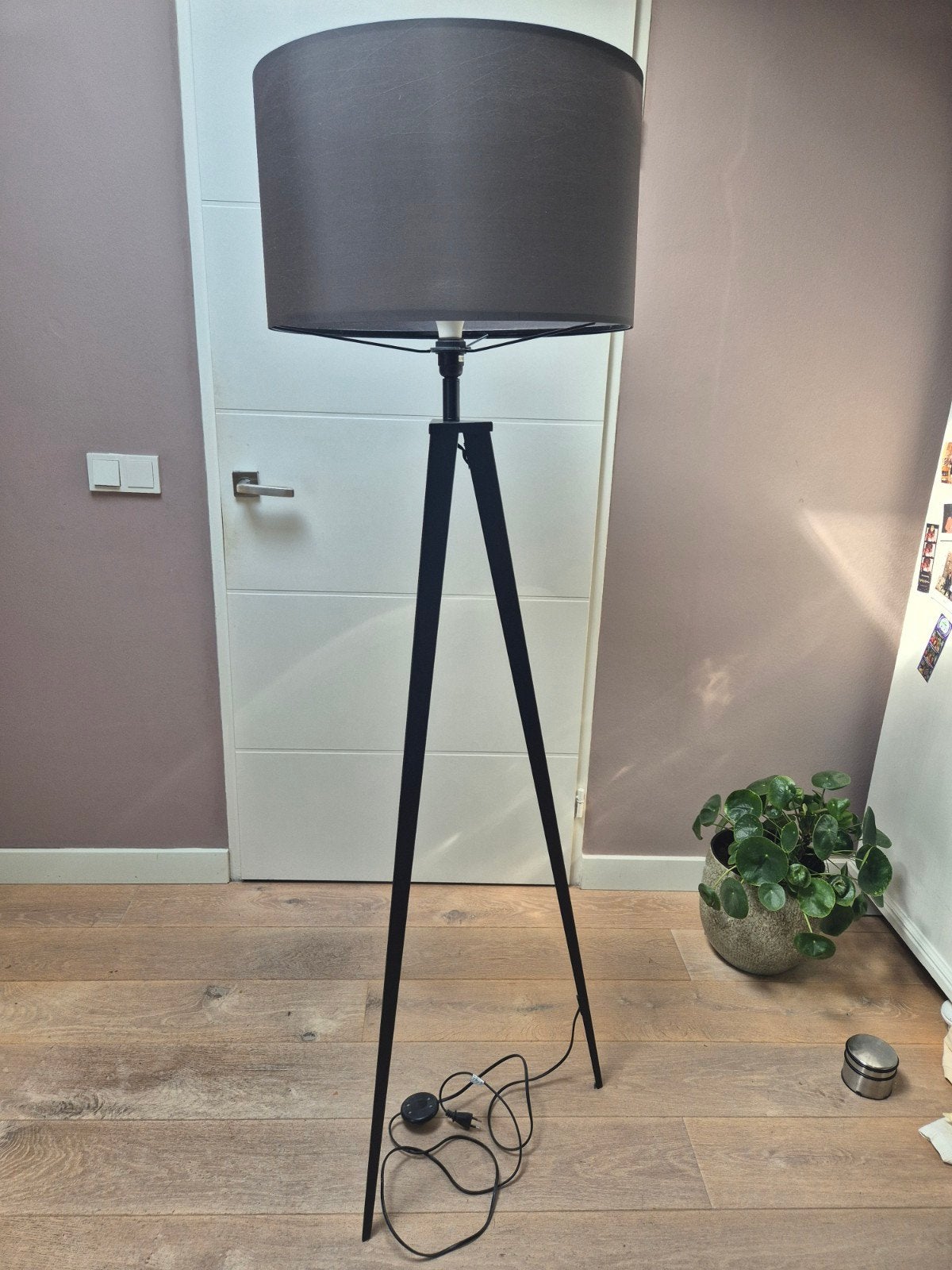 Zuiver Staande Lamp - Grijze Stofkap & Metalen Driepoot, Ophalen, Zo goed als nieuw, Textiel, 150 tot 200 cm