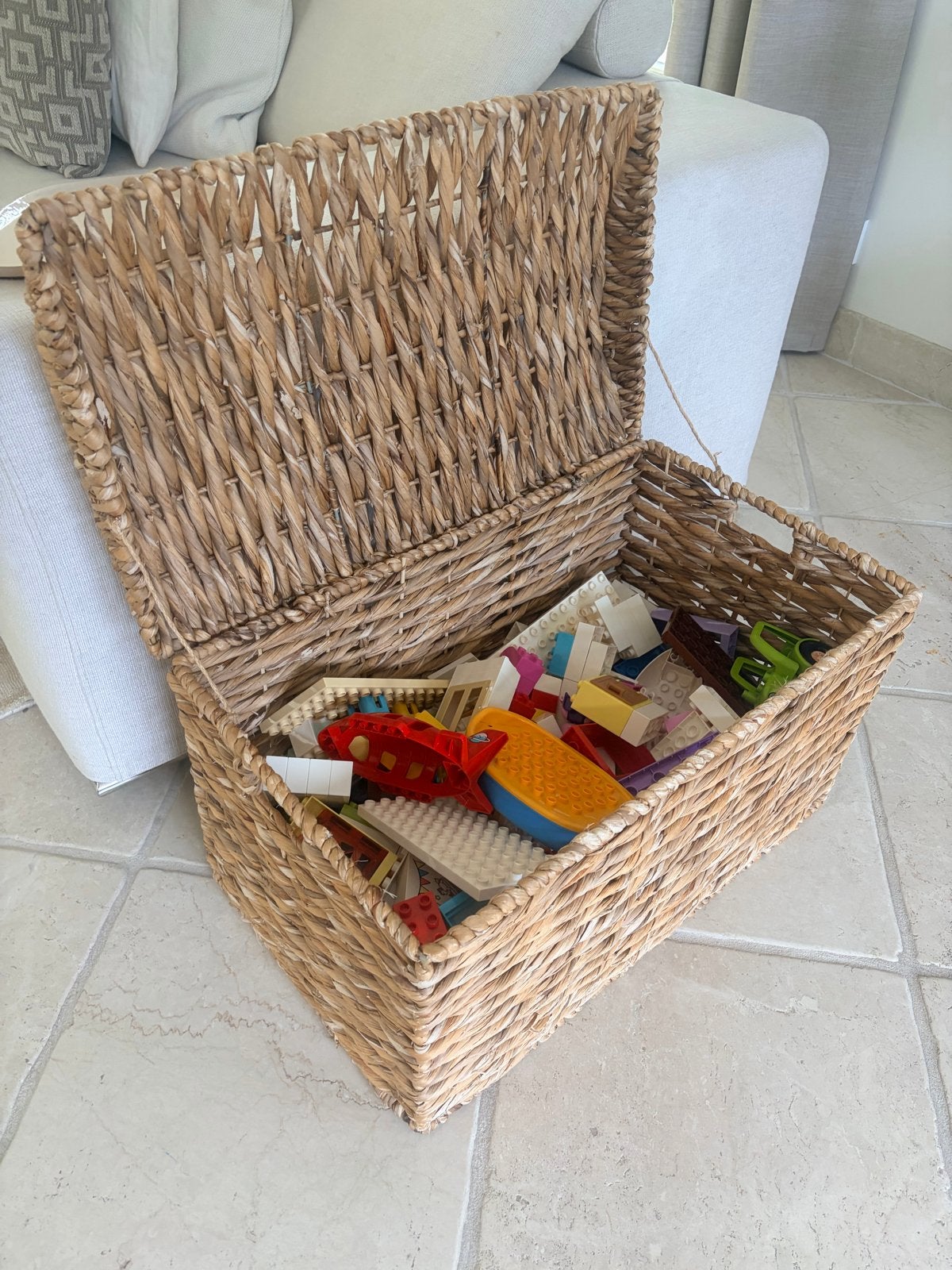 Grote rieten mand met duplo, Ophalen, Gebruikt, Overige merken