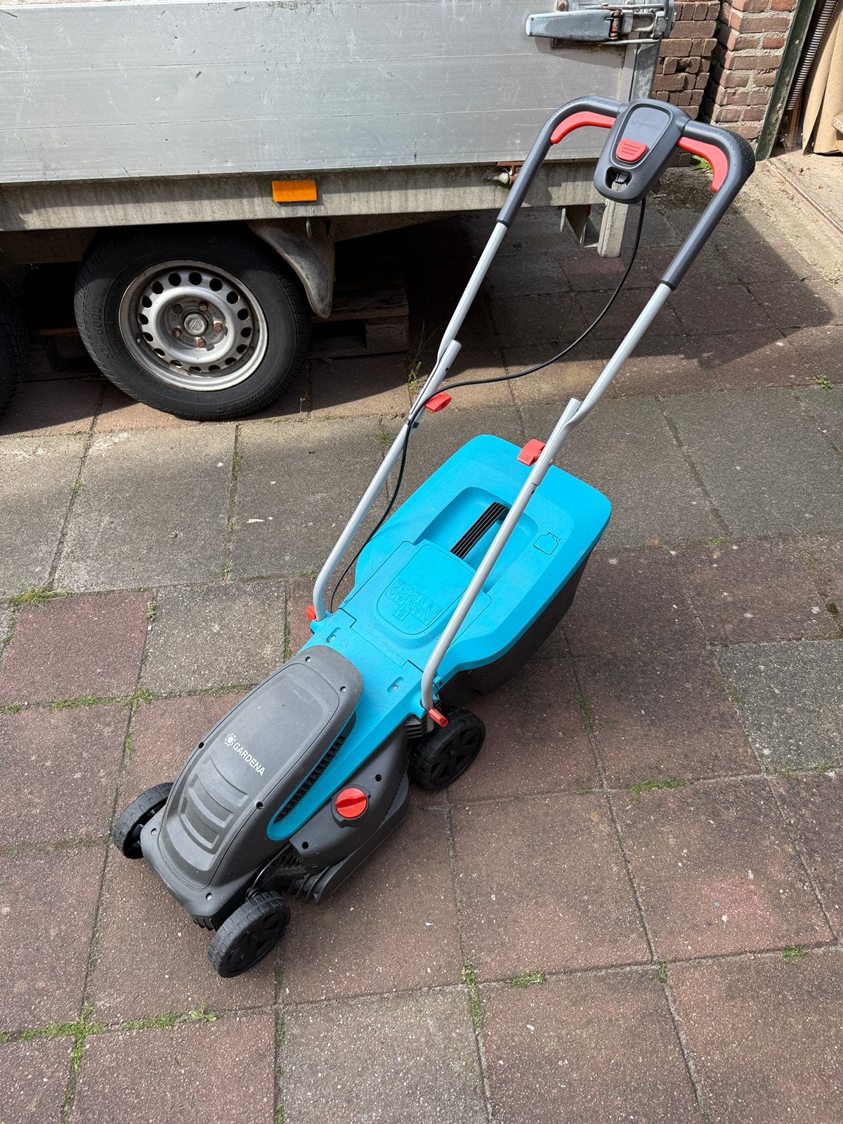 Gratis Gardena grasmaaier (LET OP: Motor defect), Ophalen, Gebruikt, Elektrische grasmaaier, Opvangbak