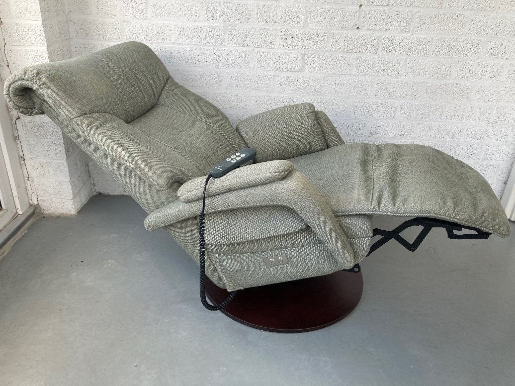Prominent relax- en sta op stoel, z.g.a.n, maat M, Huis en Inrichting, Ophalen, 75 tot 100 cm, Zo goed als nieuw, Stof
