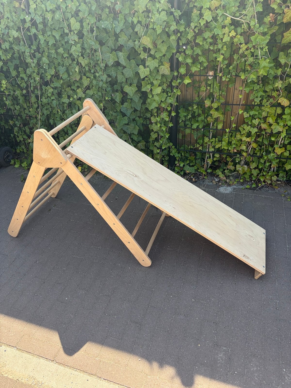 Houten Klimrek met Glijbaan - Montessori Speelgoed, Kinderen en Baby's, Speelgoed | Buiten | Speeltoestellen, Ophalen, Zo goed als nieuw