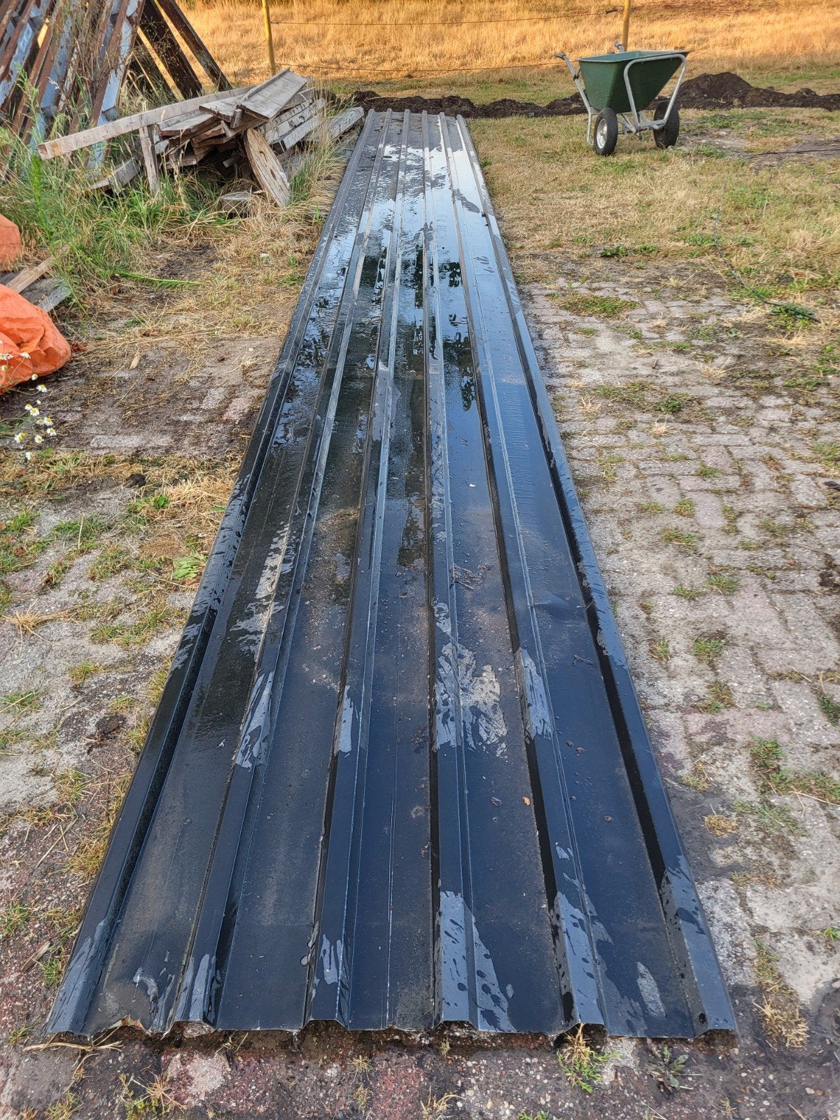 Zwarte metalen dakplaat - Gebruikt, Dakplaat of Dakpanplaat, Gebruikt, Zwart, Ophalen of Verzenden