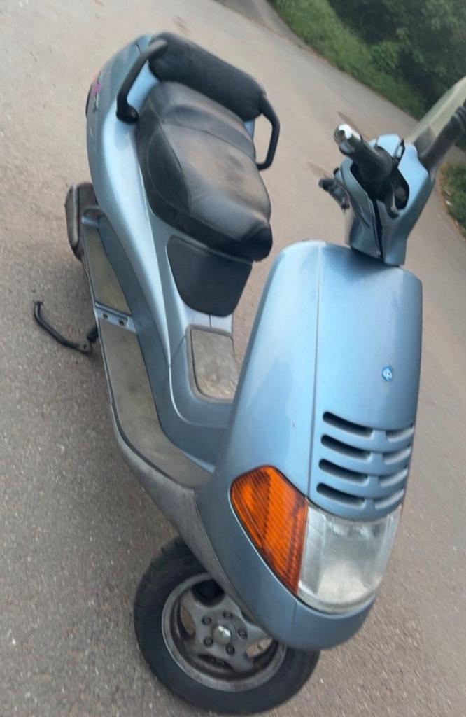 Piaggio Hexagon 150cc 2Takt / 150cc 180cc gilera zip, Fietsen en Brommers, Snorfietsen en Snorscooters, Ophalen of Verzenden, Zo goed als nieuw