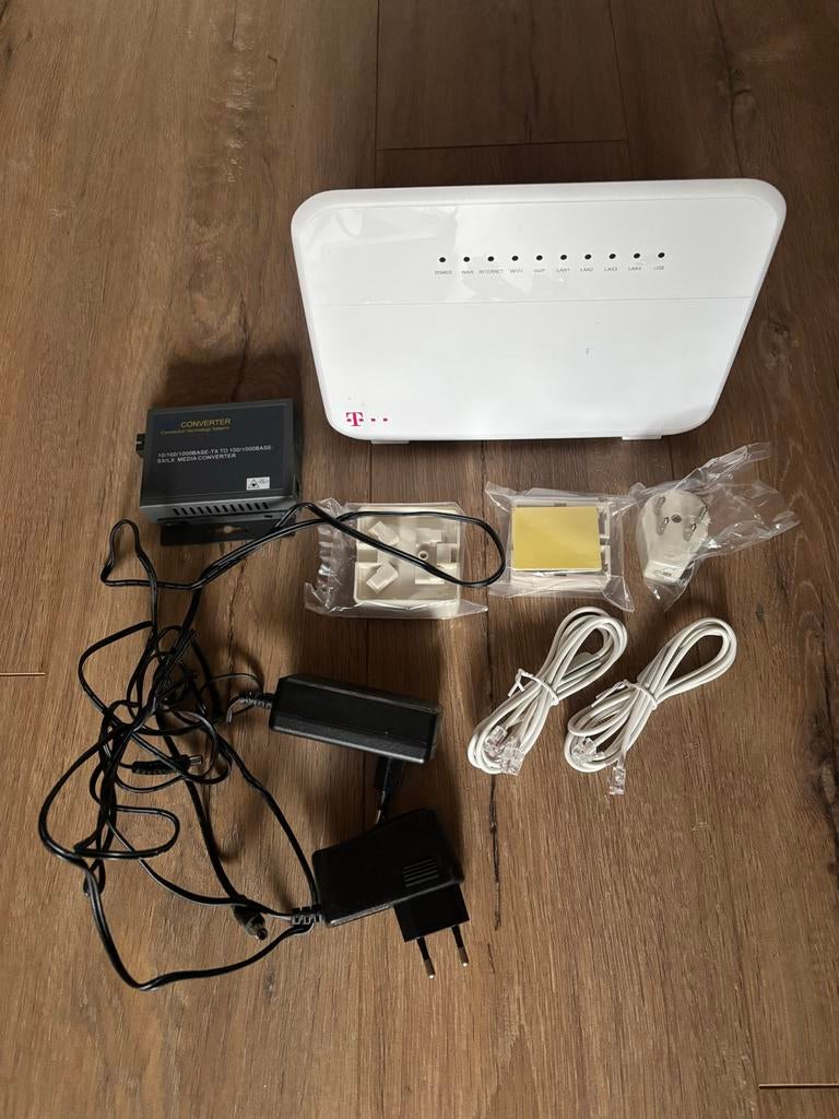 Huawei HG659 T-Mobile Wifi Router + Media Converter, Ophalen of Verzenden, Nieuw, Router met modem