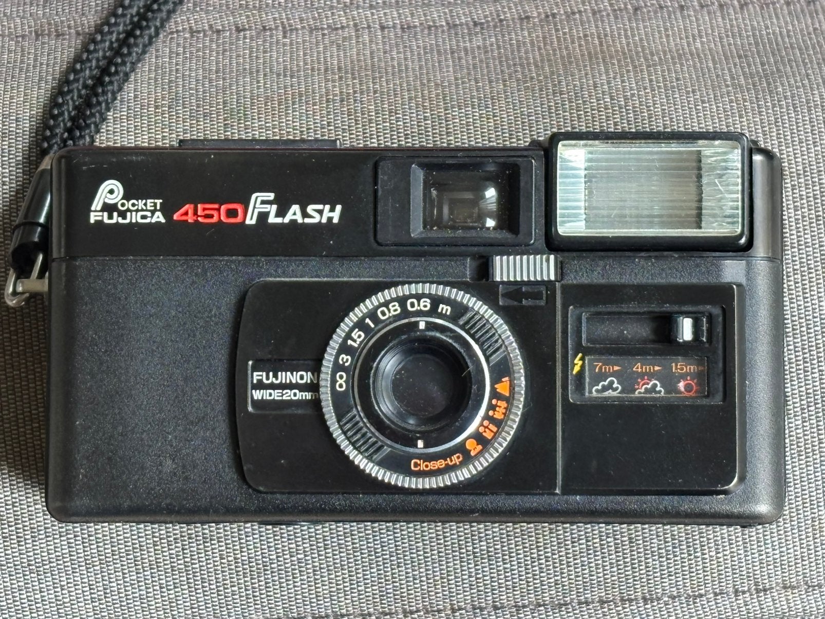 Pocket Fujica 450 flash 110 film camera 20mm lens, Ophalen of Verzenden, Gebruikt, Compact, Fuji
