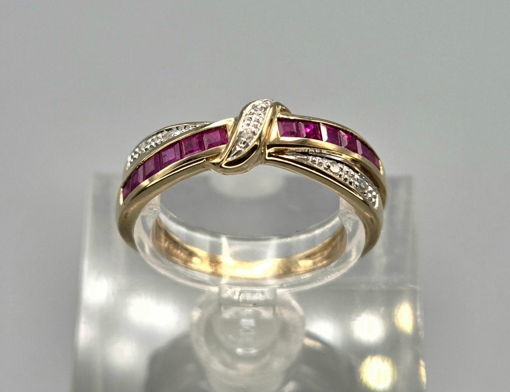Gouden Vintage ring edelsteen robijn en diamant. 2026/606, Sieraden, Tassen en Uiterlijk, ., Ophalen of Verzenden, Zo goed als nieuw