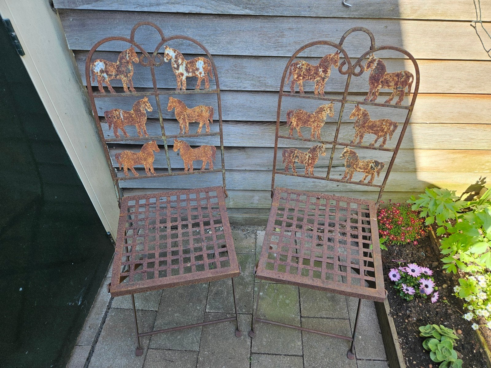 Smeedijzeren tuinstoelen met unieke paardenafbeelding, Ophalen of Verzenden, Metaal