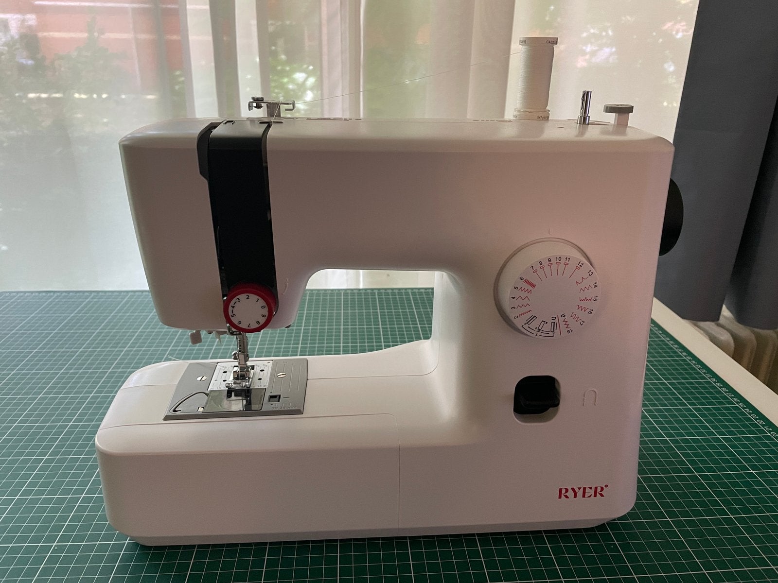 RYER Naaimachine, Ophalen, Zo goed als nieuw, Naaimachine, Overige merken