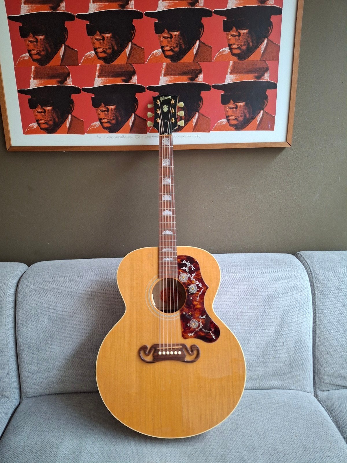 Foto 2 van Gibson J-100  xt 2004 met element en koffer