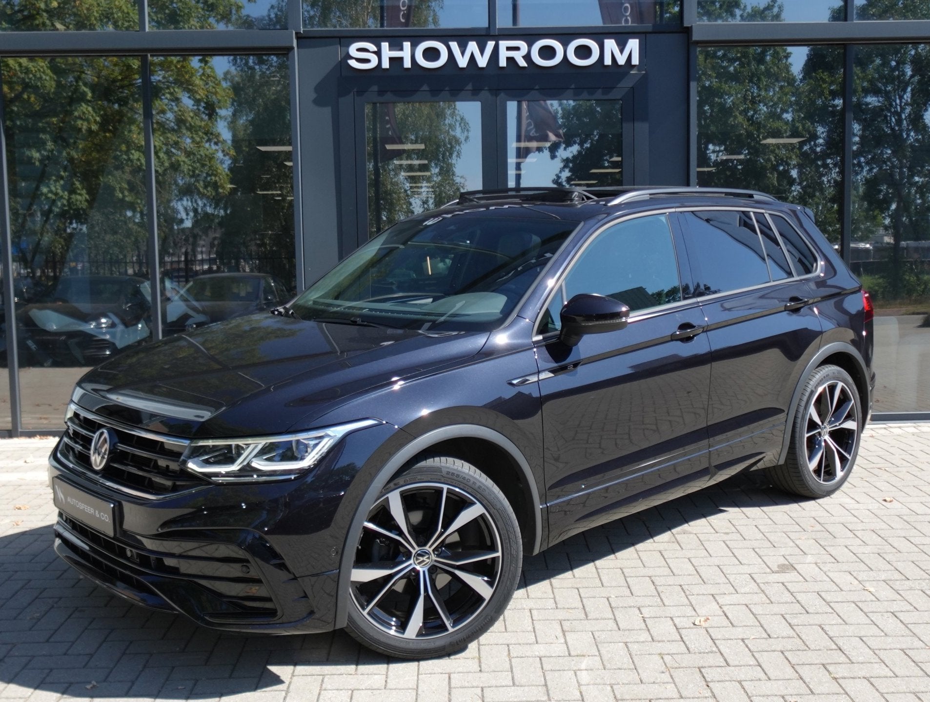 Volkswagen Tiguan 1.5 TSI R-Line PANO KEYLESS CAM, 15 km/l, 4 cilinders, 150 pk, Bedrijf
