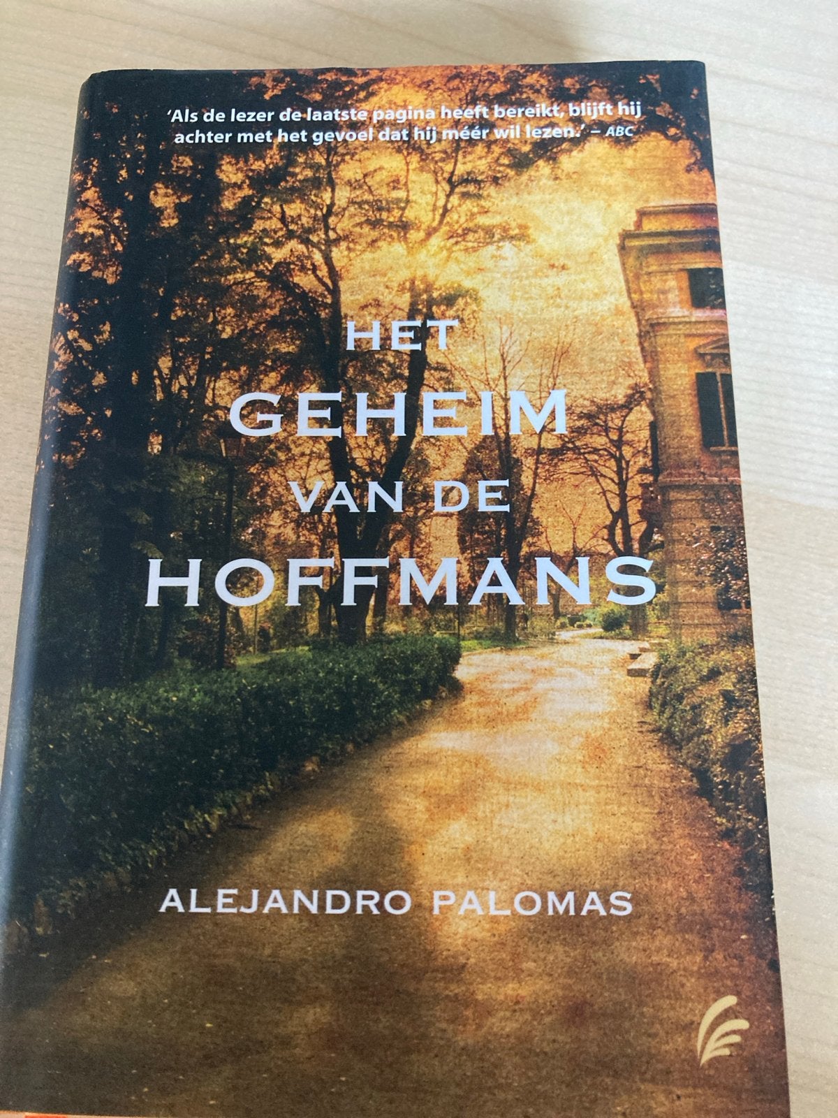 Het Geheim van de Hoffmans - Alejandro Palomas, Ophalen of Verzenden, Zo goed als nieuw, Europa overig