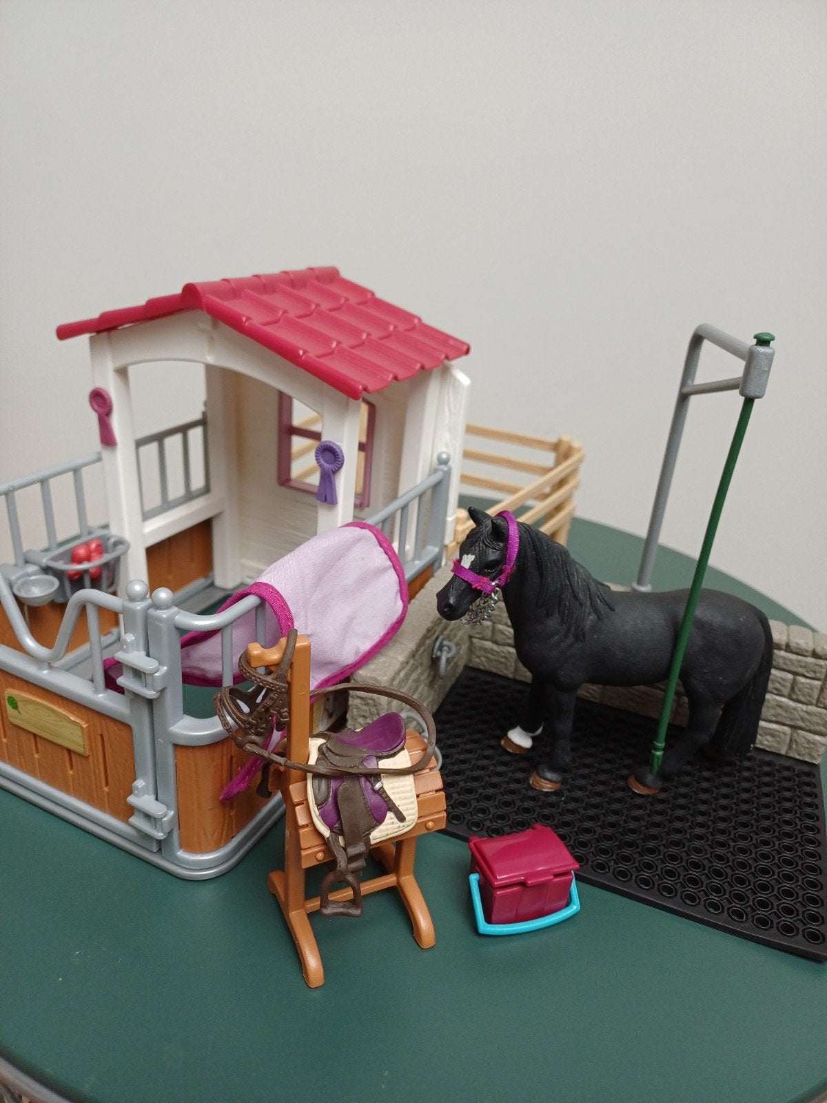 Schleich Paardenstal en wasplaats, Ophalen of Verzenden, Zo goed als nieuw, Jongen of Meisje