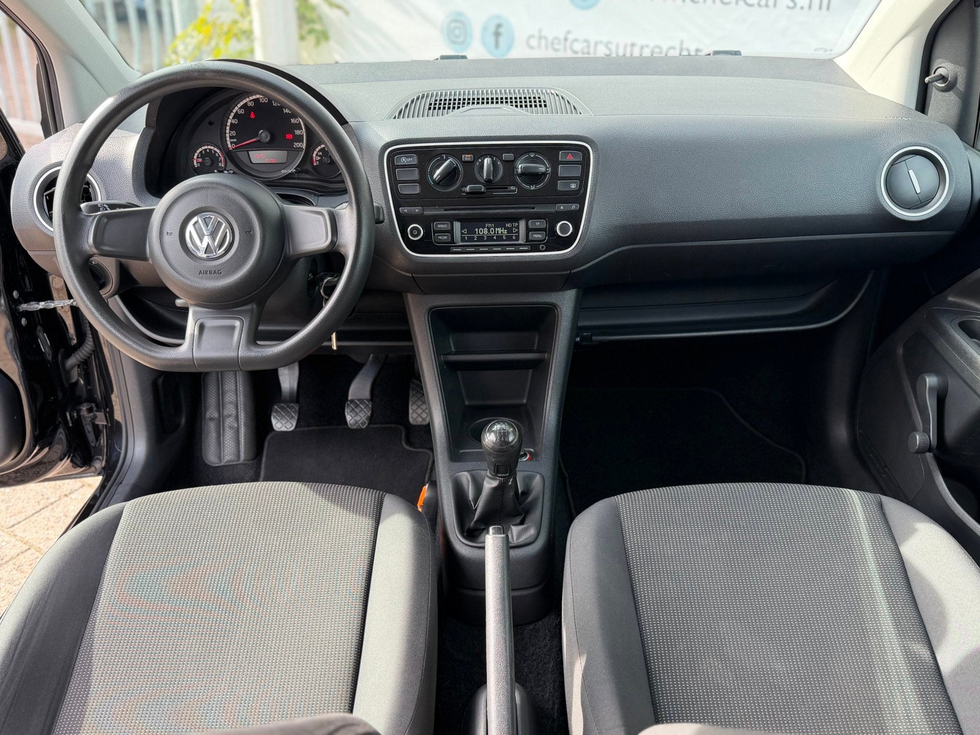 Foto 2 van Volkswagen Up! 1.0|NAP|AIRCO|NIEUWEAPK|NIEUWEBEURT|BOEKJES!