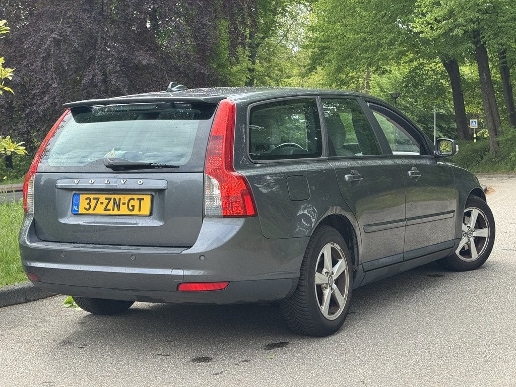 Volvo V50 2.0 Edition II, VOLLEDER (bj 2008), Auto's, Volvo, Voorwielaandrijving, 4 cilinders, Zilver of Grijs, Automatische klimaatregeling