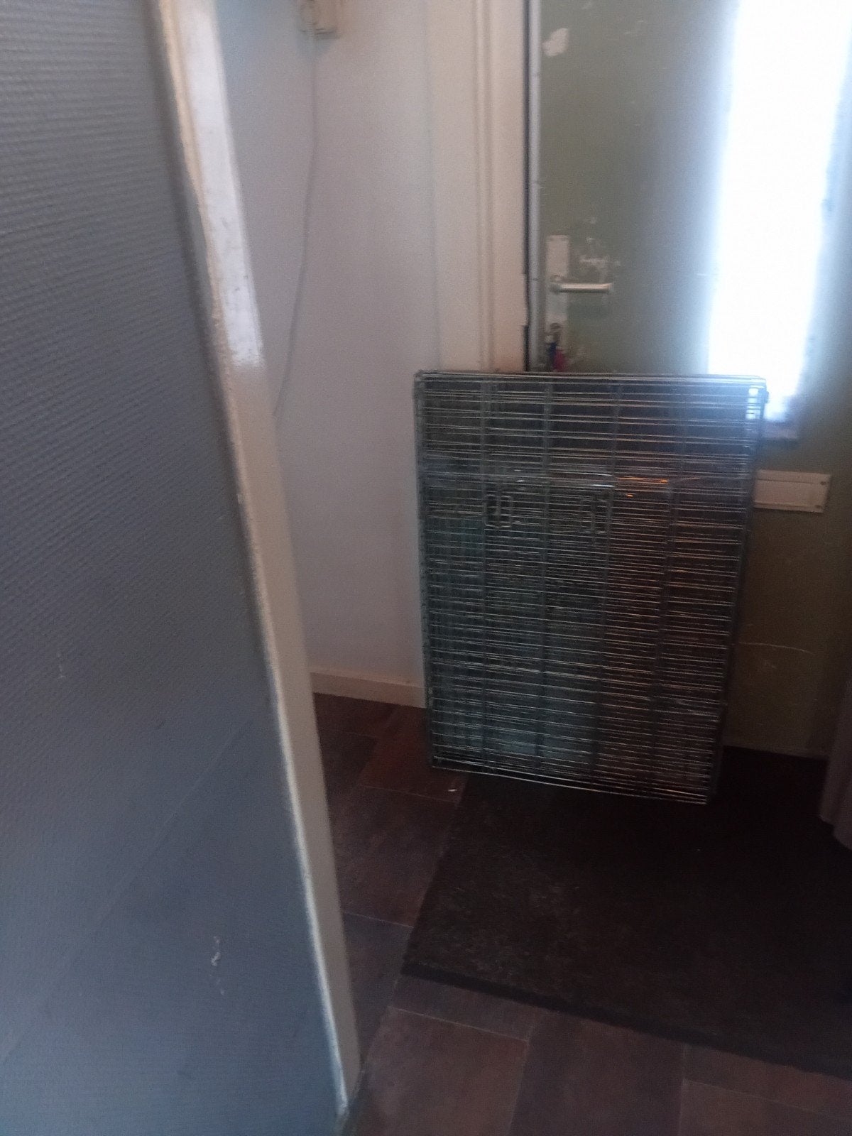 te koop  honden bench, Ophalen, Zo goed als nieuw