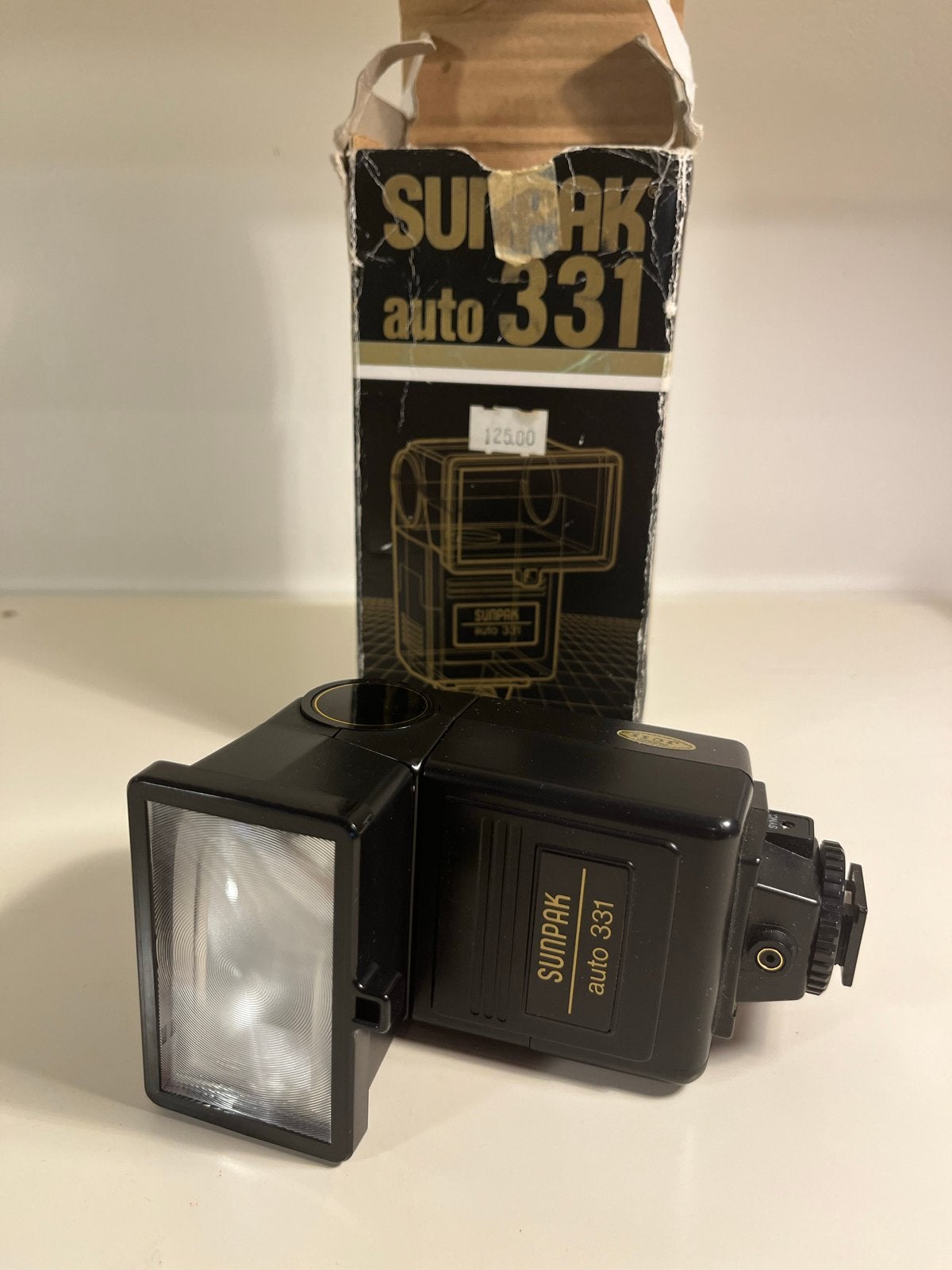 Sunpak Auto 331 flitser - Vintage flitser met doos, Gebruikt, Voor analoge fotografie, Externe flitser, Ophalen of Verzenden