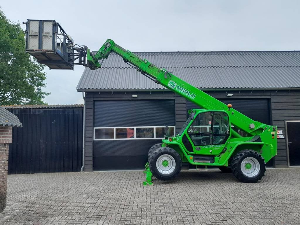 Merlo P 40.17 | Manbasket - Remote Control - 40 km/h, Verreiker