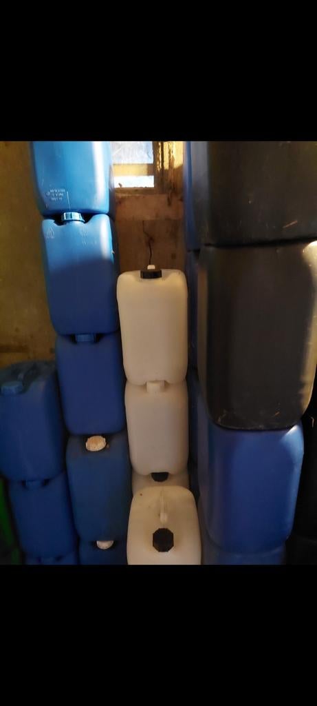 Te koop jerrycans, Minder dan 75 liter, Ophalen, Hout