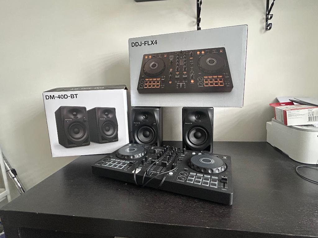 DDJ-FLX4 en DM-40D-BT speakers, Muziek en Instrumenten, Dj-sets en Draaitafels, Ophalen, Zo goed als nieuw, Dj-set, Pioneer